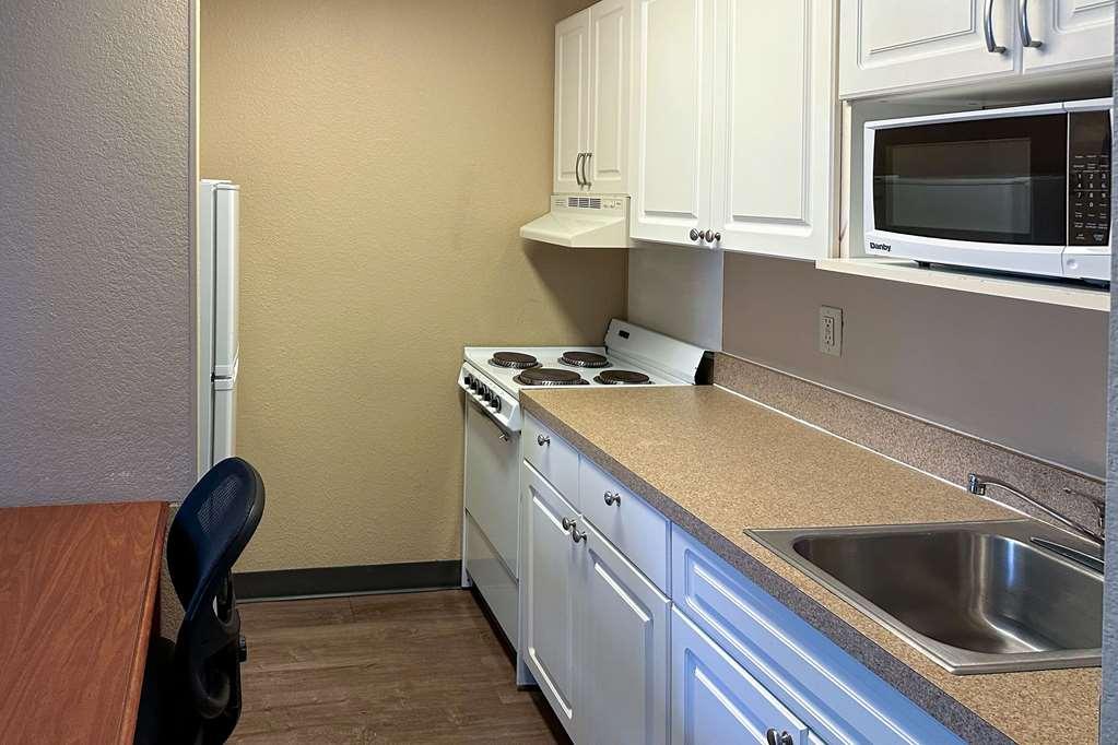 Suburban Studios Houston North I-45 Phòng bức ảnh